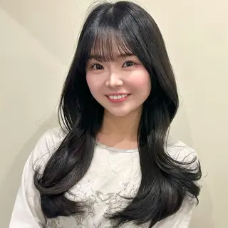 ロング 🌹ハッシュカット、 レイヤー韓国ヘア🌹のヘアスタイル