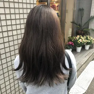 ロング カラー 伊東 彩花のヘアスタイル