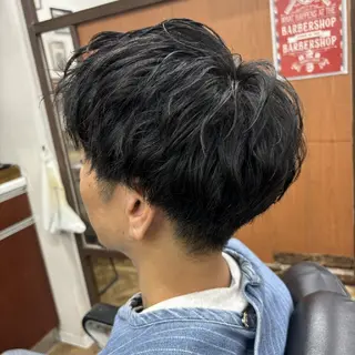 ショート パーマ メンズ バーバーキング所属・神田 麻衣のヘアスタイル