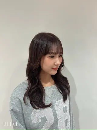 セミロング カラー 吉田 沙羅のヘアスタイル