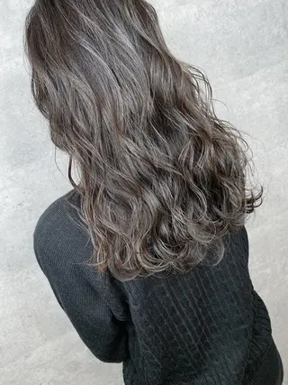 セミロング カラー _WHITE 天王寺のヘアスタイル