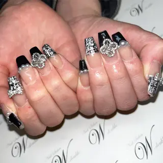 ミディアム ネイルサロン ダブルのネイルデザイン