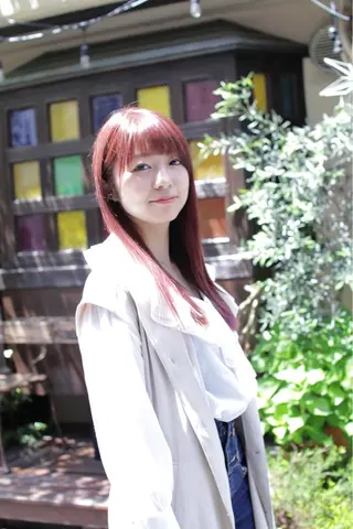 ロング カラー パーマ ヘアアレンジ 推し活専用 【派手髪】飯野ゆかりのヘアスタイル