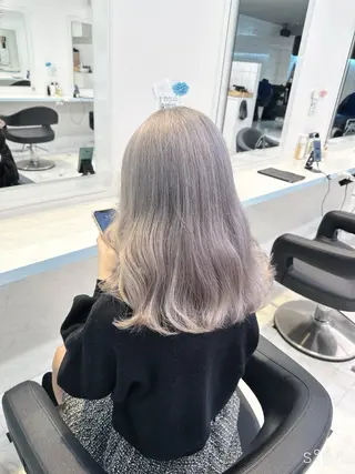 セミロング カラー 🪄池袋ハイトーン 🪄ブリーチカラーのヘアスタイル