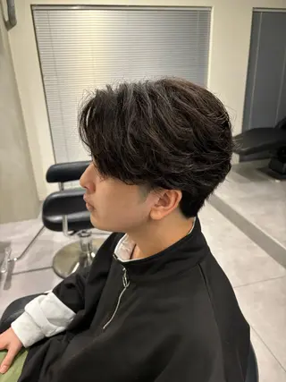 ミディアム パーマ メンズ 🐦‍🔥フェザーパ ーマ🐦‍🔥きるやのヘアスタイル