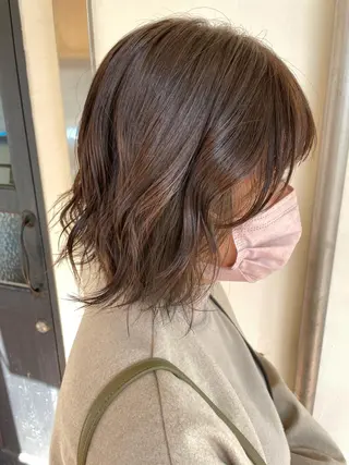 ミディアム 栗林 茉那のヘアスタイル