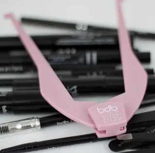 アイブロウ BLUE EYES Sakagami🩰のマツエク・マツパデザイン