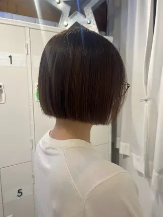 ショート カラー KANA/ボブ/ インナーカラー/艶髪のヘアスタイル