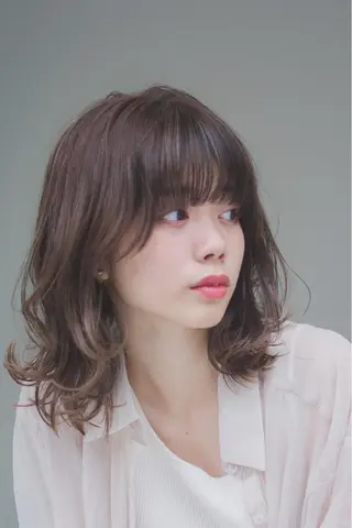 ミディアム カラー 前髪/顔周り /レイヤー/秋山 元のヘアスタイル