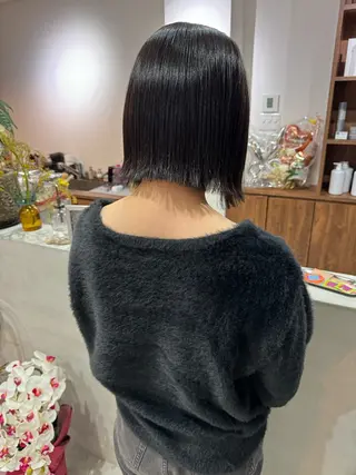 ショート カラー (h)wim ウィムのヘアスタイル