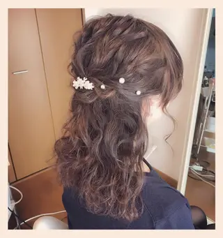 セミロング ヘアアレンジ KANA カナのマツエク・マツパデザイン