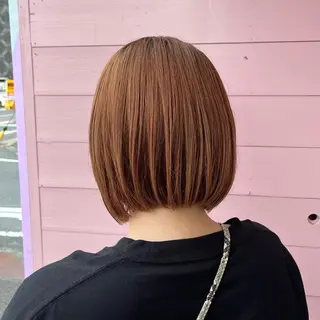ショート カラー ☘️折戸結菜☘️ ハイトーンカラーのヘアスタイル