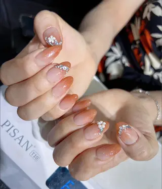 ネイル Van Nail 本厚木店所属・Van Nail Salonのネイルデザイン