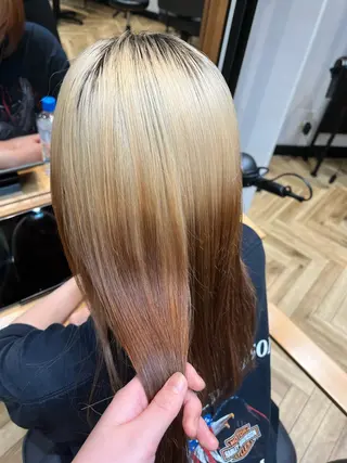 ロング Rika🫧 透明感🫧艶カラーのヘアスタイル