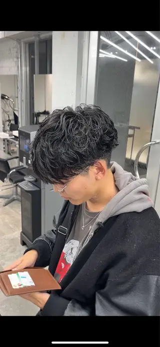 ショート パーマ メンズ ØVARL　Jingumae所属・OVARL/ メンズパーマ/きらりのヘアスタイル