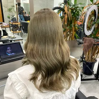 ロング Welring hair salon所属・Runa/大人 かわいいハイトーンのヘアスタイル