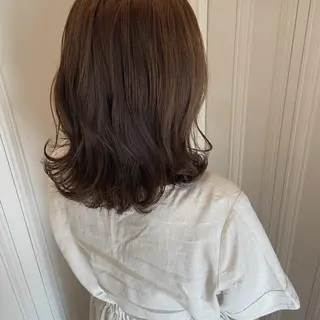 ミディアム 峯 志帆のヘアスタイル