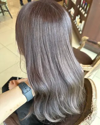 ロング カラー 丸山 香のヘアスタイル