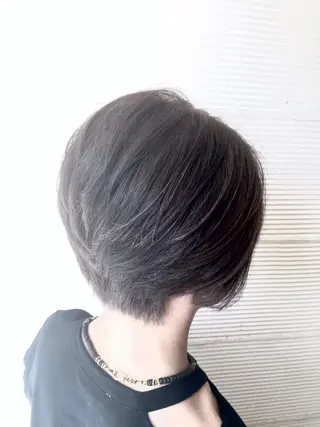 ショート カラー 松吉 純平のヘアスタイル
