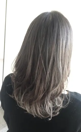 セミロング カラー 白髪ぼかし ハイライト専門/大嶋のヘアスタイル