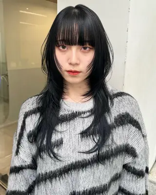 ロング TOMOYAレイヤー ブリーチ縮毛矯正のヘアスタイル