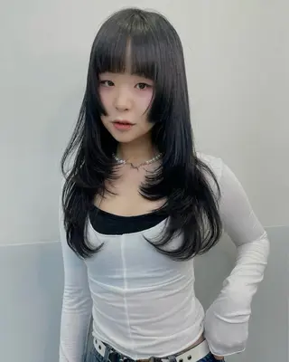 ミディアム カラー SALOWIN所属・ブリーチ✍️ ボブ✨レイヤーのヘアスタイル