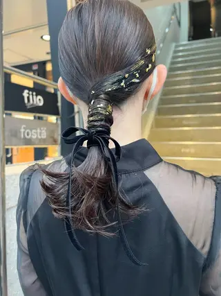 セミロング カラー ツキノキ ミナのヘアスタイル