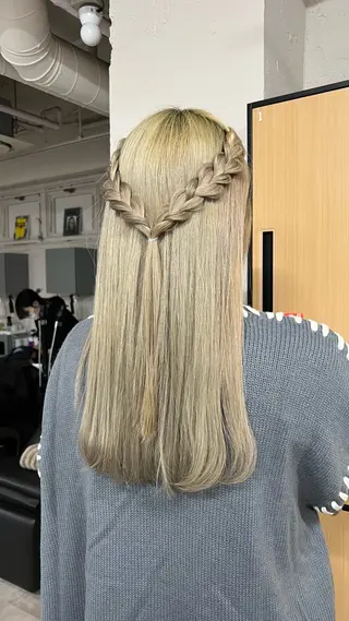 ロング カラー ヘアアレンジ 🎀tokute ナオ🧸のヘアスタイル