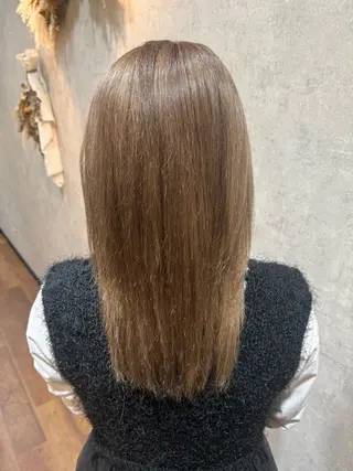 ミディアム カラー 松本 希愛のヘアスタイル