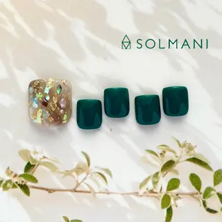 ネイル SOLMANI 予約担当のネイルデザイン