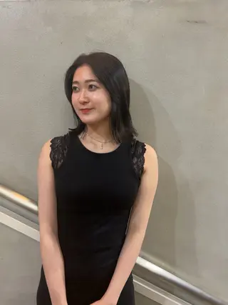 ミディアム カラー 髪質改善 / 透明感 カラー / 冨成のヘアスタイル