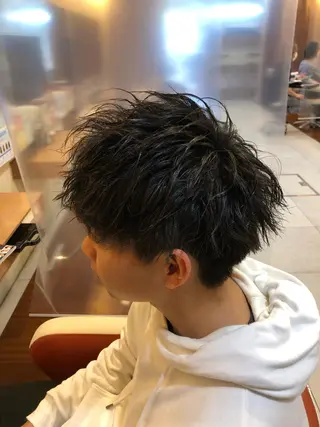 ショート メンズ 塩谷黎✨ブリーチ無W カラーメンズパーマ✨のヘアスタイル