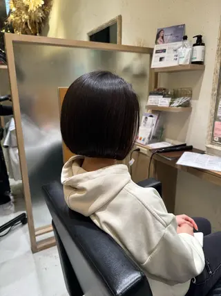 ショート 透明感カラー/顔周り カット/レイヤーにかのヘアスタイル