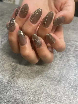 ミディアム イプニ ネイルのネイルデザイン