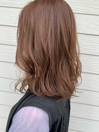 セミロング カラー 青栁 穂香のヘアスタイル