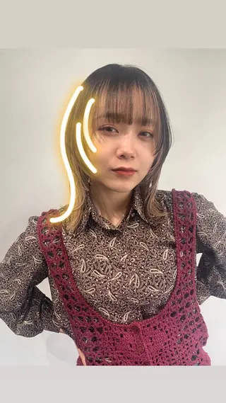 ミディアム ブリーチ/ウルフ ハッシュカット/石山のヘアスタイル