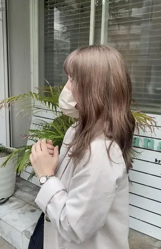 セミロング 西元 亜由美のヘアスタイル