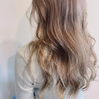 ロング 西本 夏美のヘアスタイル