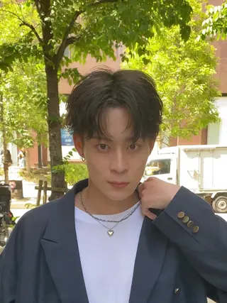 メンズ 透明感ブリーチ/ メンズパーマのヘアスタイル