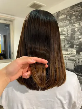 ミディアム ナナナパレナ所属・NARUSE✂︎ カラースペシャリストのヘアスタイル