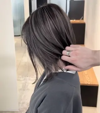 ミディアム カラー レイヤー/ベージュ mikuのヘアスタイル