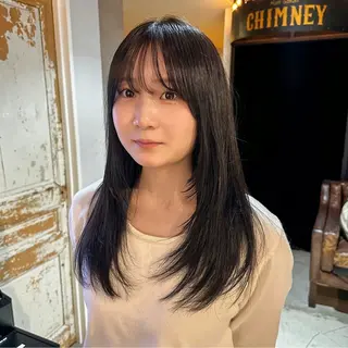 セミロング 喜友名 夏海のヘアスタイル