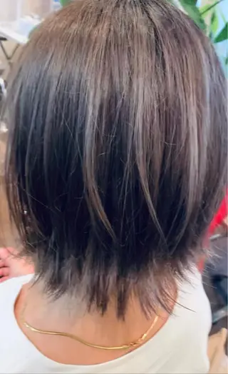 ミディアム カラー coupe ciseauxのヘアスタイル