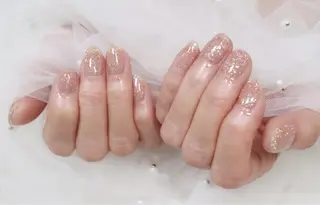 ネイル なつか🍒パラジェル 新宿三丁目1分💘のネイルデザイン