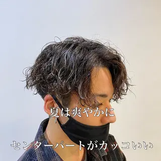 パーマ メンズ 三ノ宮フェザーパーマ 蕃本 啓利のヘアスタイル