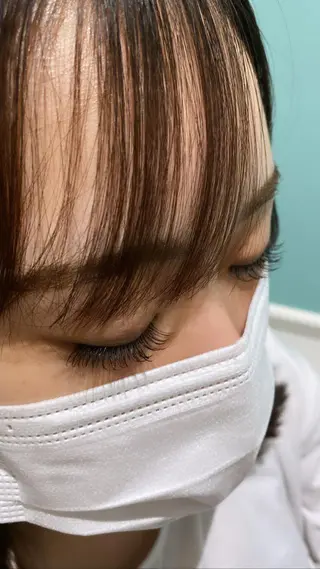 マツエク・マツパ 透明感カラー☁️岩永 侑奈のヘアスタイル