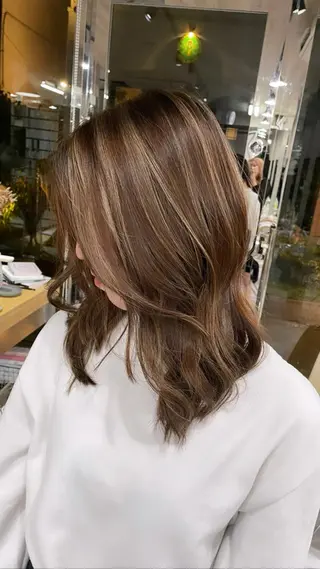 ミディアム REDEAL SHIBUYA所属・maya/レイヤー カット/ミインパーマのヘアスタイル