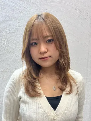 ロング コム・マティス所属・山本 茉琳のヘアスタイル