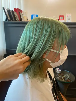 ミディアム カラー 梅田ハイトーン チダ ヒナノのヘアスタイル