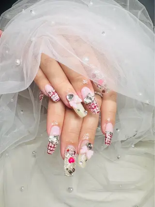 ネイル Moana所属・宮崎 美涼のネイルデザイン